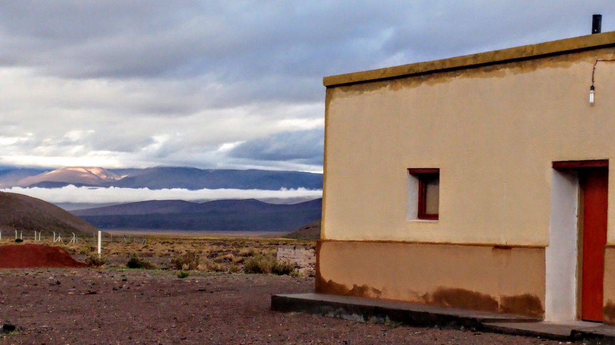 "`La puerta roja`" de Julio Ernesto Nieva