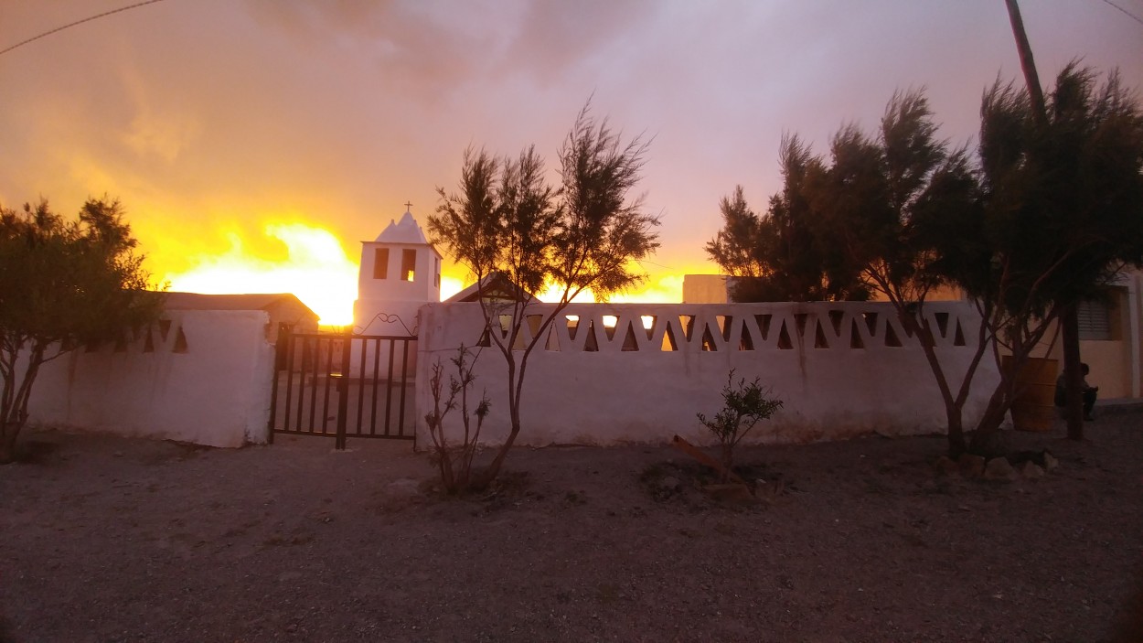 "`Atardeceres nicos`" de Julio Ernesto Nieva