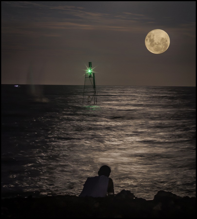 "La luna y el Rio II" de Fabian Cavallo