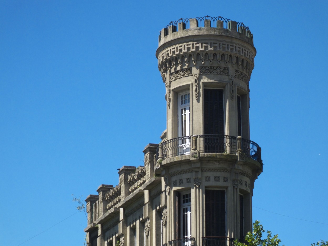 "Edificio enigmtico" de Juan Fco. Fernndez