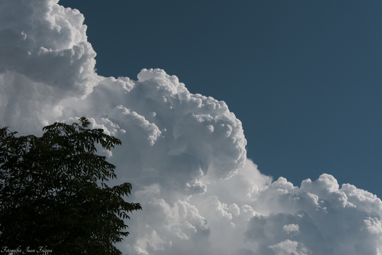 "Se aproxima tormenta_1" de Juan Felippa