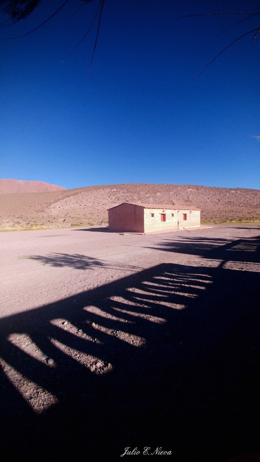 "`Luces y Sombras III`" de Julio Ernesto Nieva