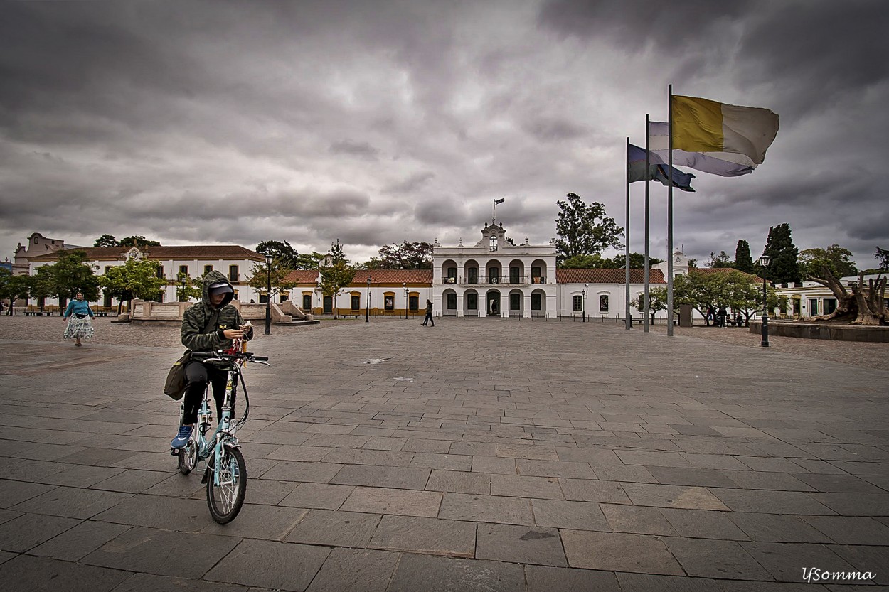 "Domingo de tormentas" de Luis Fernando Somma (fernando)