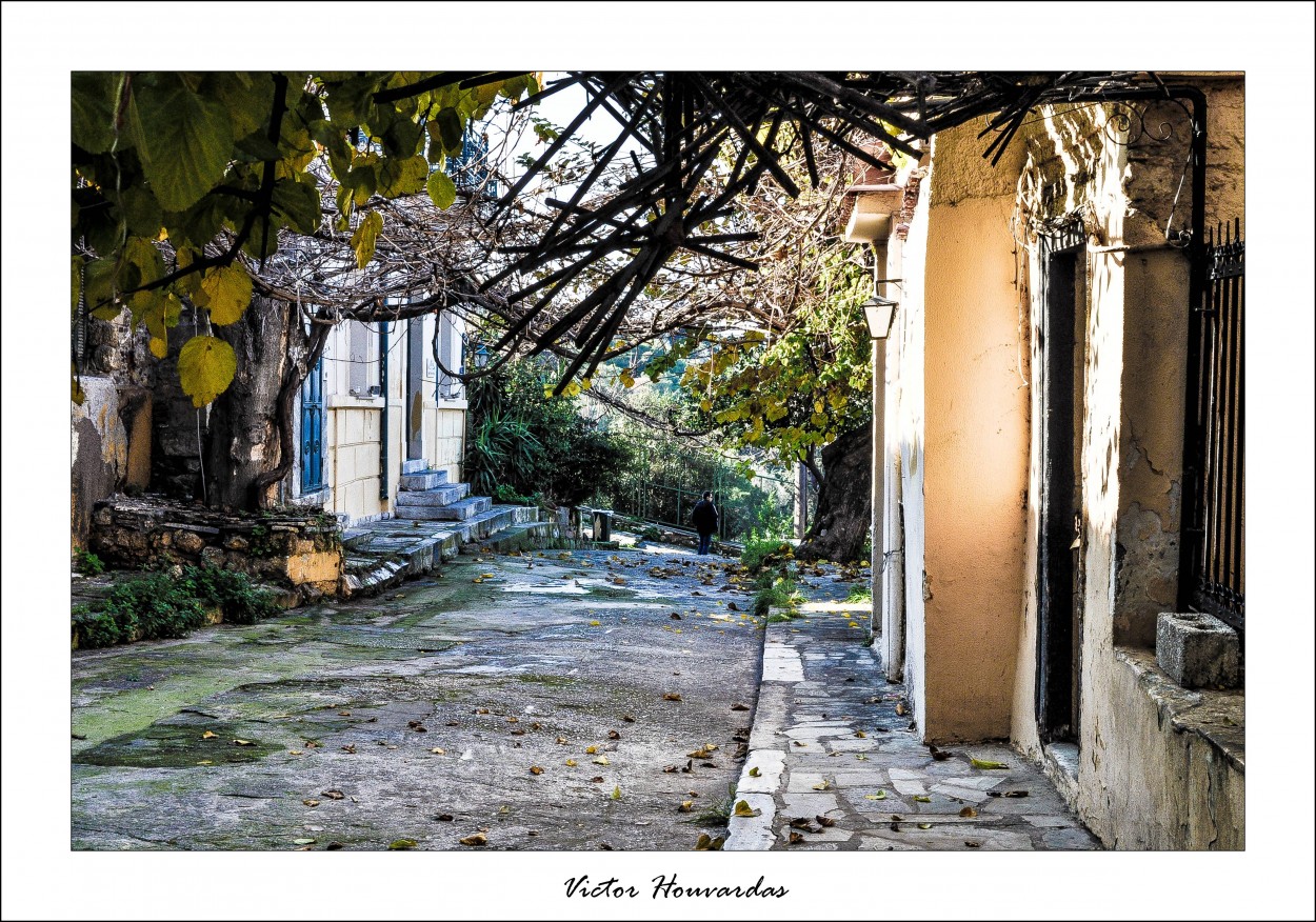 "CALLEJUELAS DE ATENAS 2" de Victor Houvardas