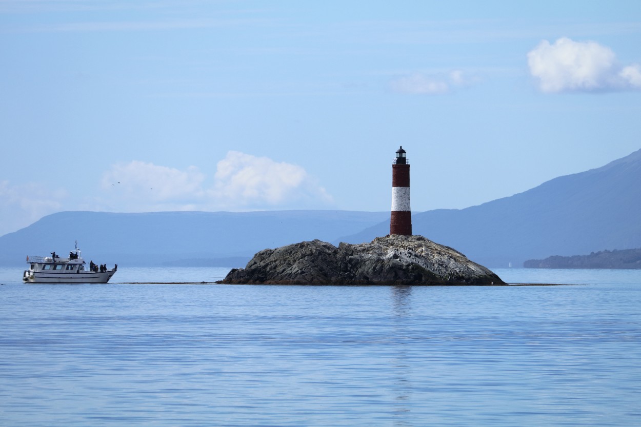 "Observando el faro" de Natalia Harosteguy