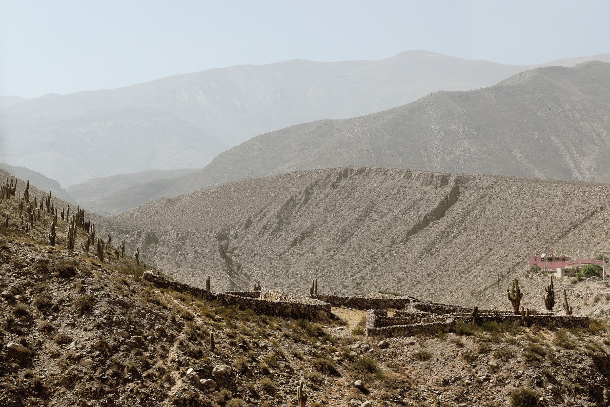 "Piedra y silencio" de Rafa Lanuza