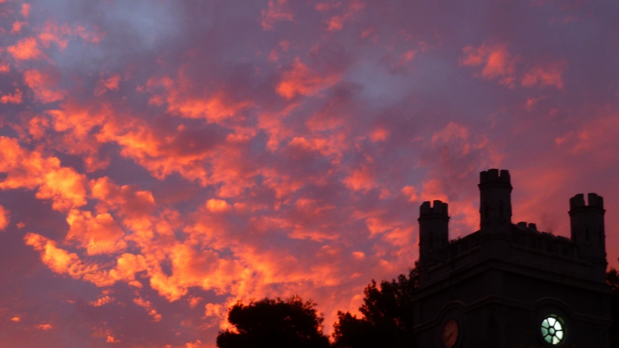 "Rojo atardecer." de Carlos E. Wydler