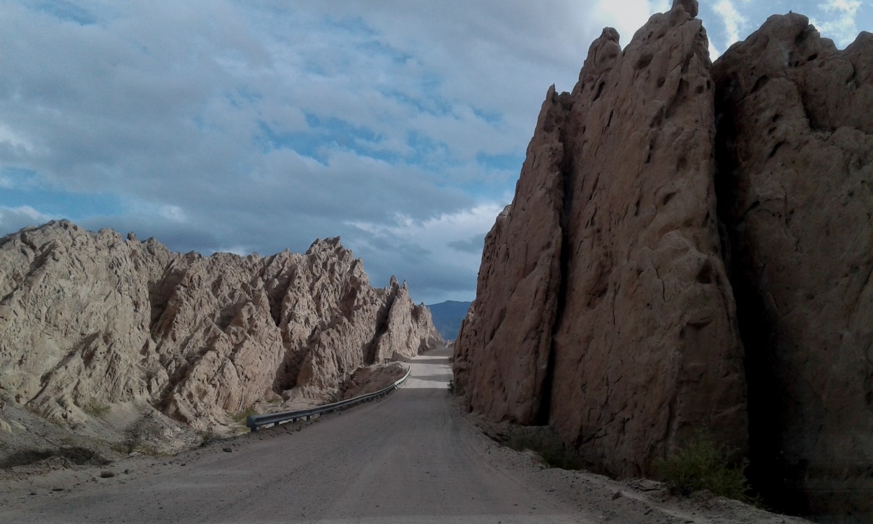 "Quebrada de las Flechas - Salta" de Maria Estela Martinez Alfaro