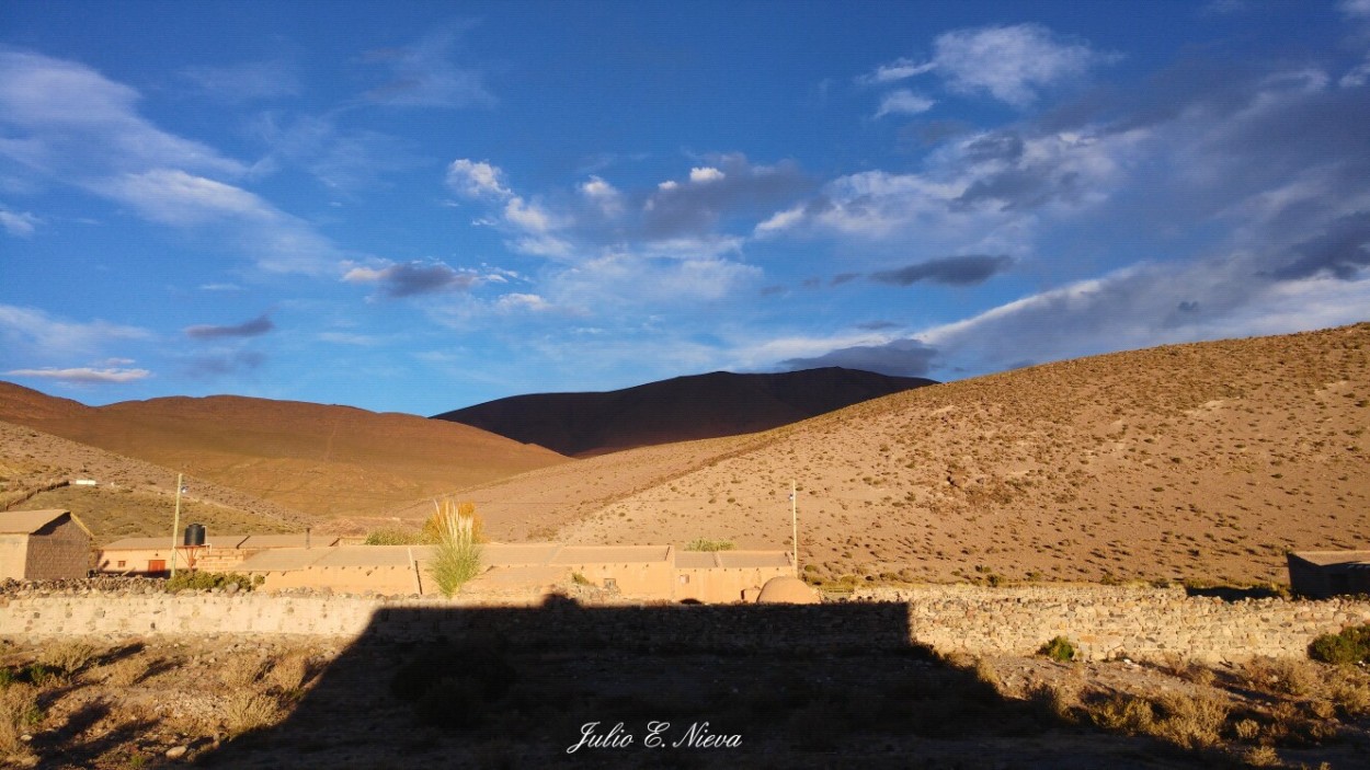 "`Luces y Sombras IV`" de Julio Ernesto Nieva