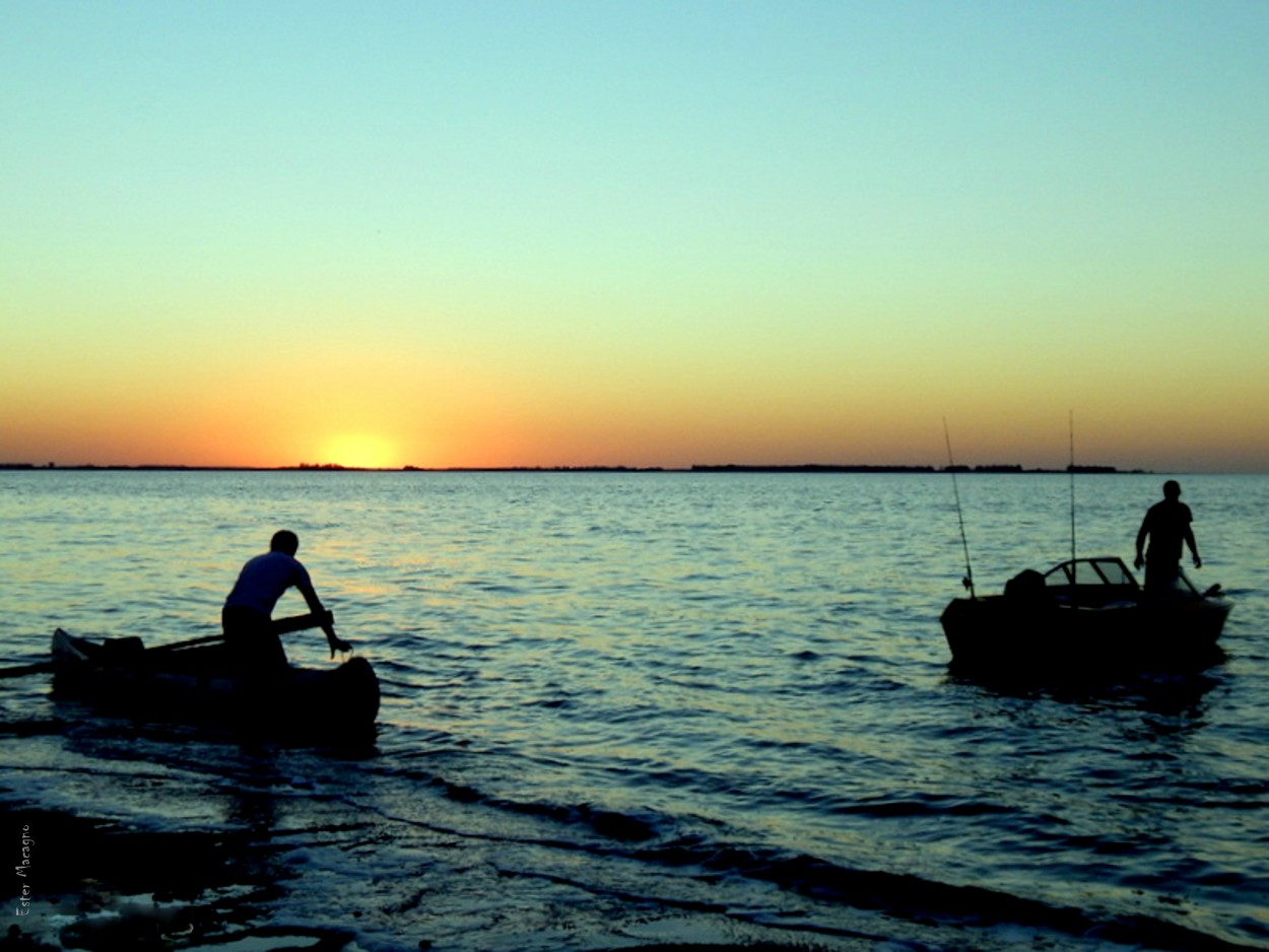 "Atardecer del pescador." de Ester Francisca Macagno