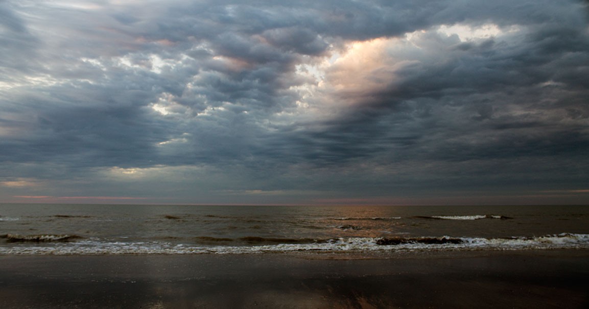 "Reflejo en el mar" de Carlos A. Vigil