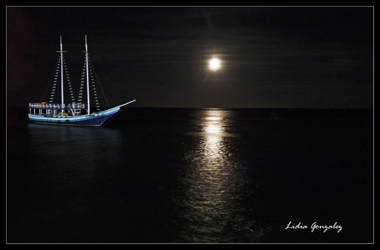 "Romance de luna" de Lidia Gonzalez