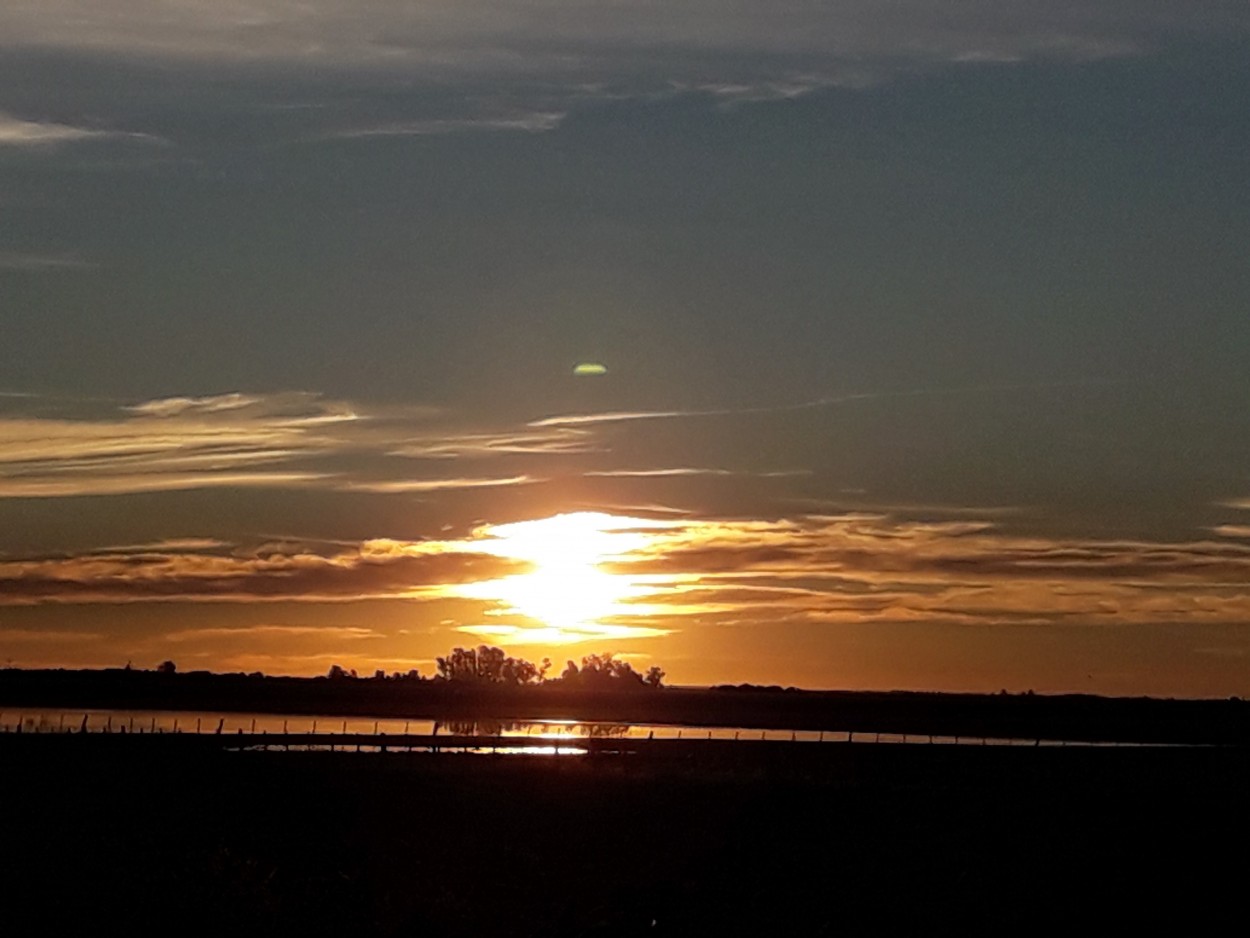 "atardecer otoal" de Mabel Frades