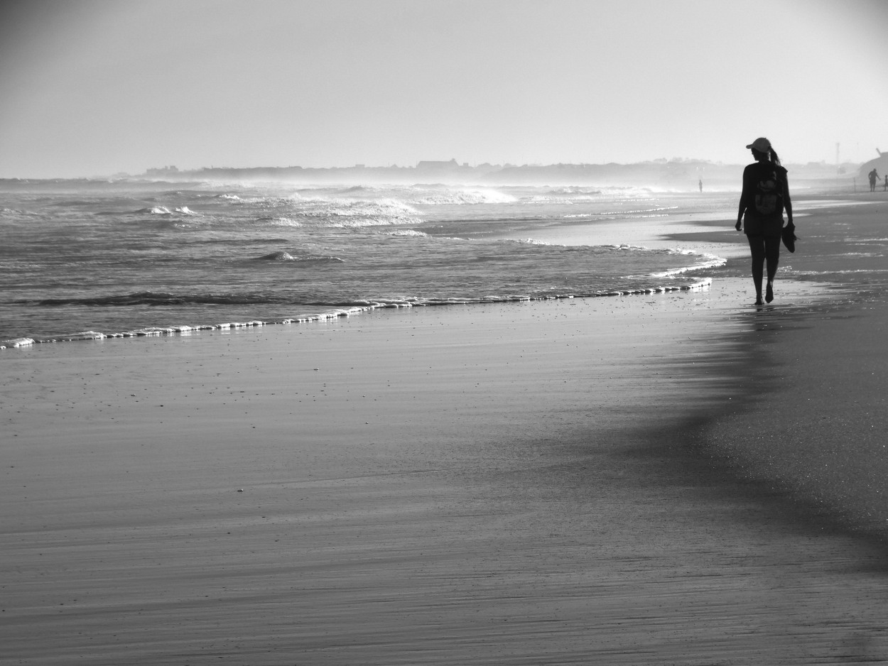 "Caminata en la arena" de Juan Marcelo Gonzalez