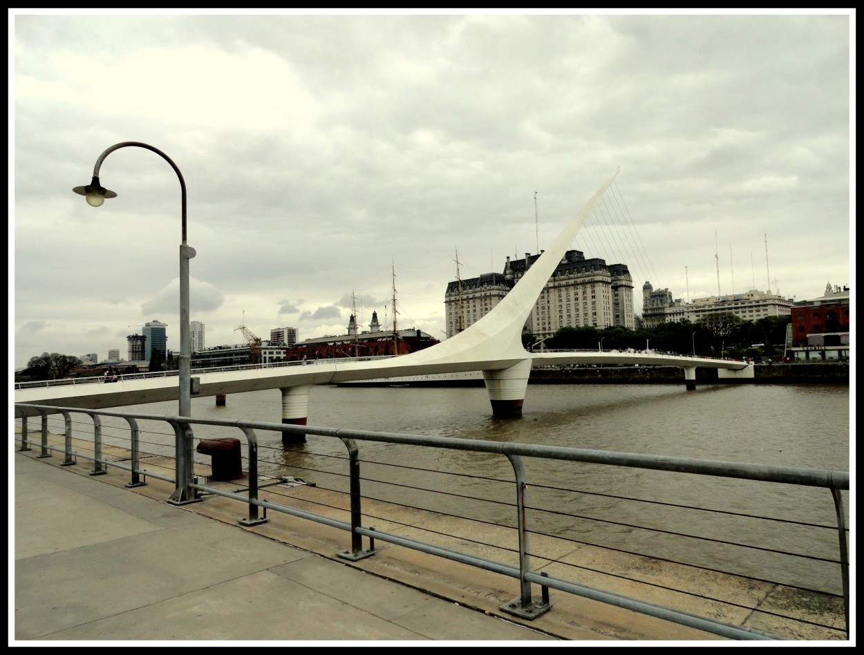 "Puente de la Mujer" de Monica Estela Lanza