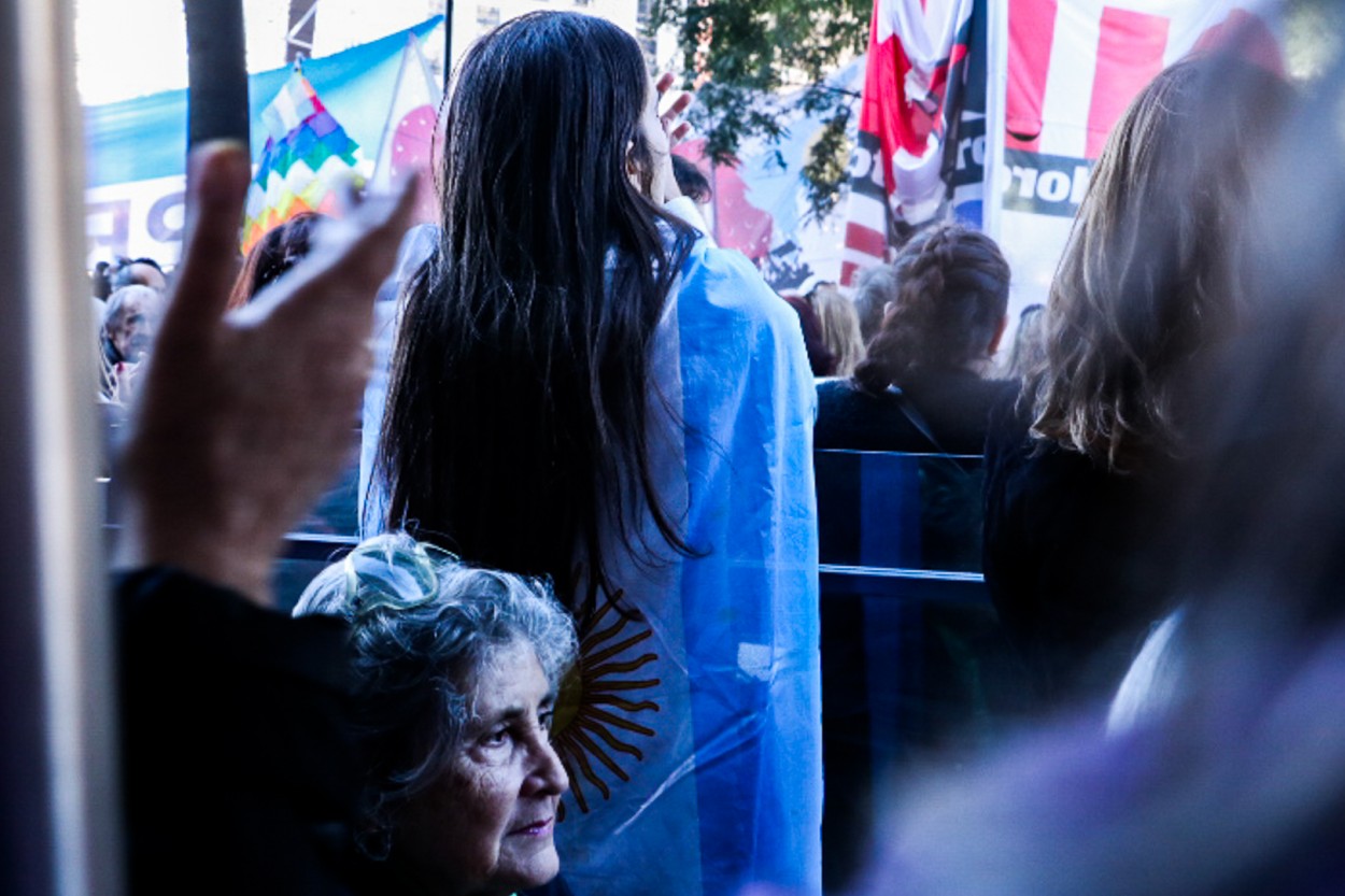 "`Triloga por la Patria`" de Mara Del Carmen Chiavaro