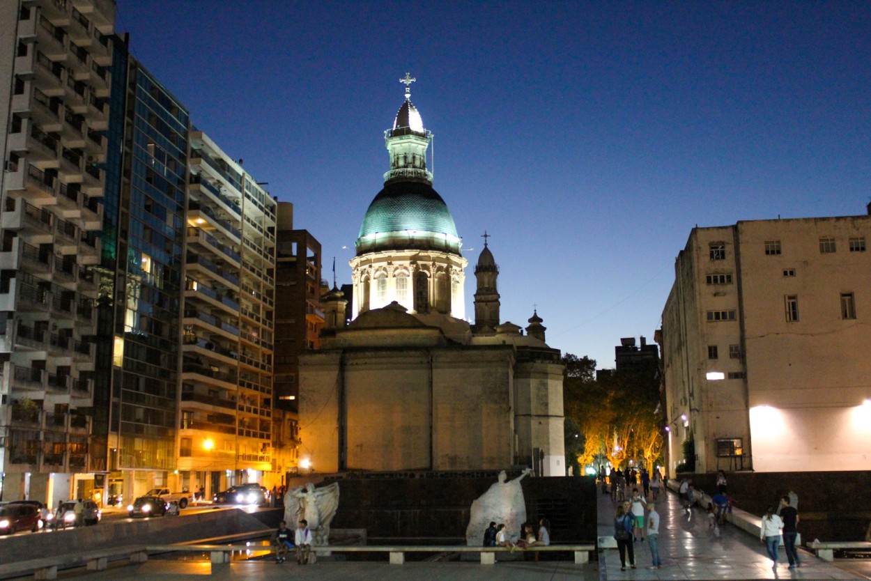 "Rosario Nocturno" de Marta Dominici