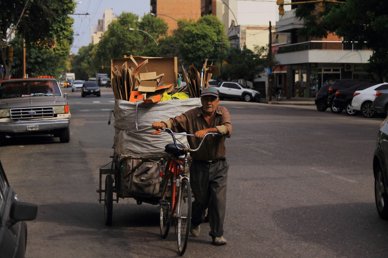 "Cargando un dia mas de esperanzas." de Eduardo Rene Cappanari