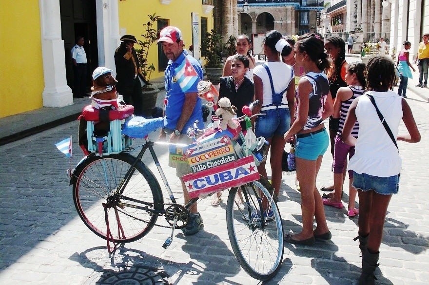 "Cubana y cubanidad" de Lzaro David Najarro Pujol