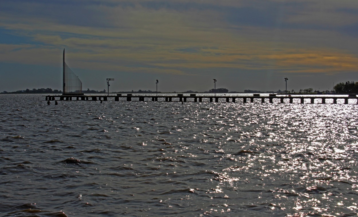 "El Muelle..." de Silvia Emilia Guerra