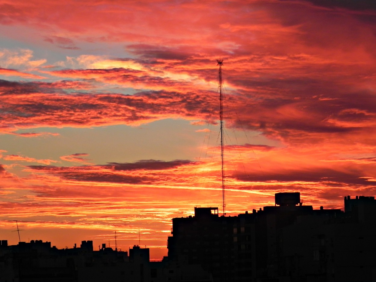 "Encendiendo el cielo..." de Maria Isabel Hempe