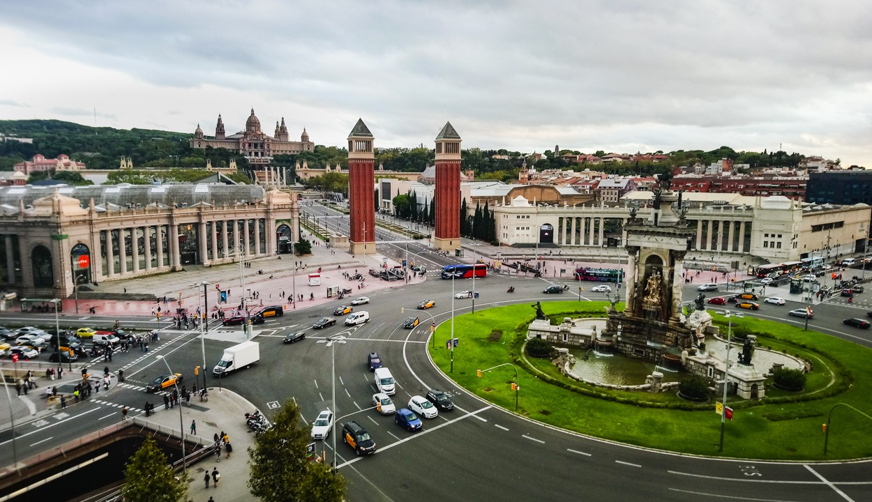 "` PLAZA ESPAA`" de Graciela Larrama