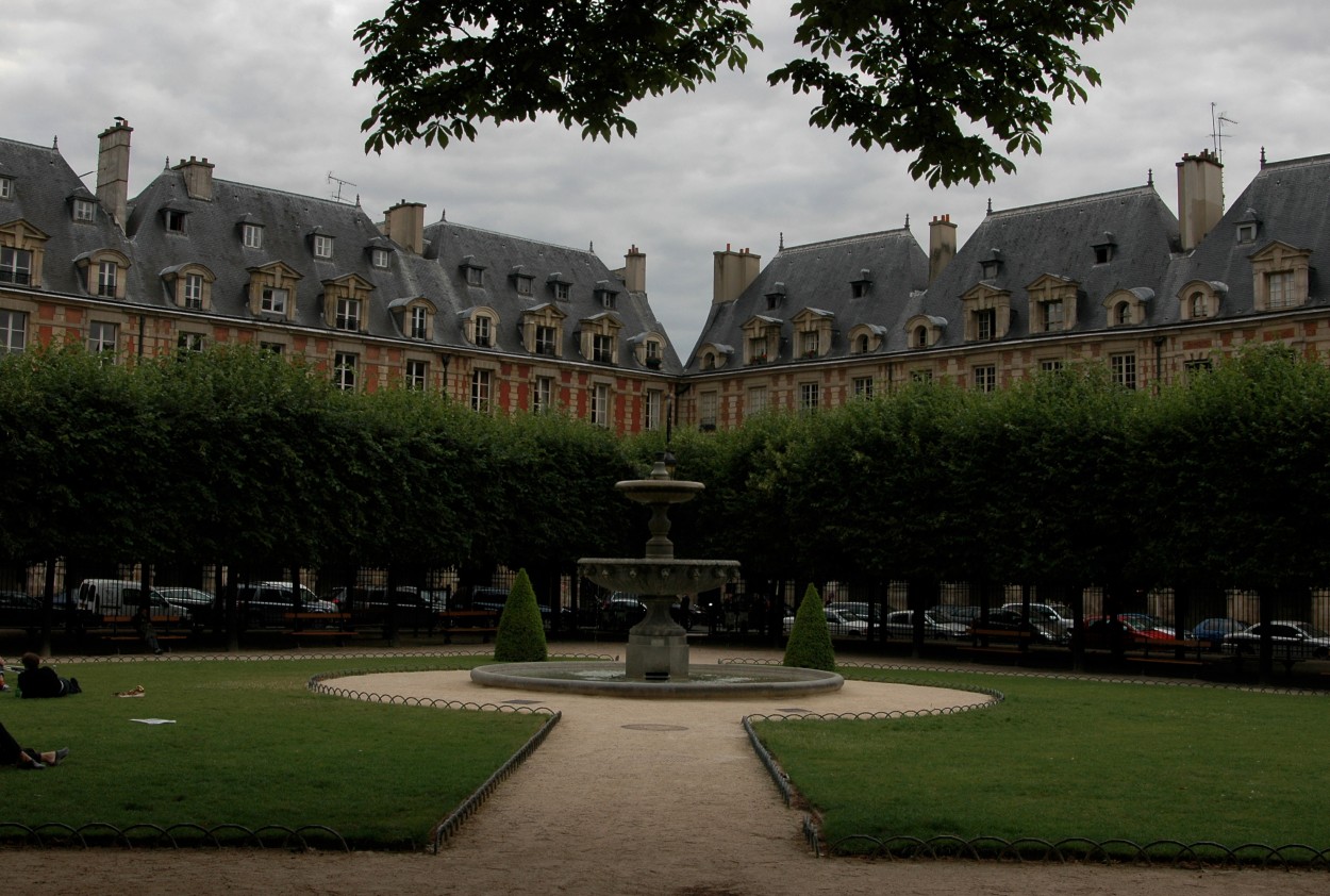 "Plaza Des Vogues, Paris" de Jorge Iriarte