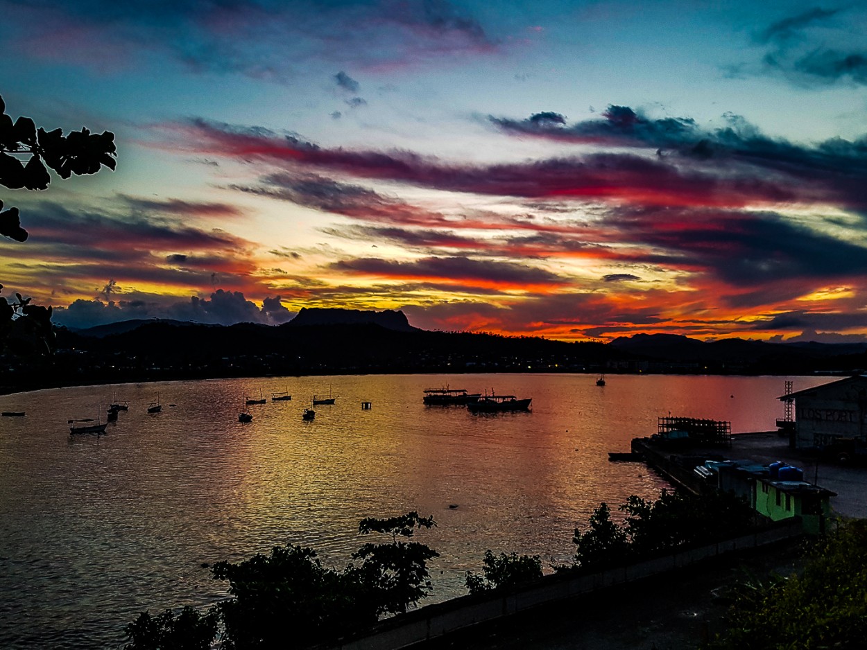 "`Atardecer en Baracoa`" de Mara Del Carmen Chiavaro