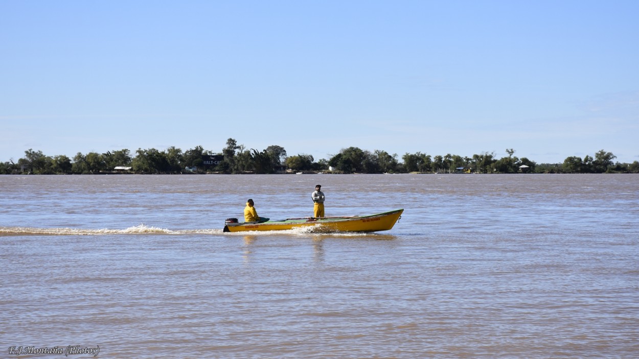 "Pescador del Parana" de Francisco Jos Montaa