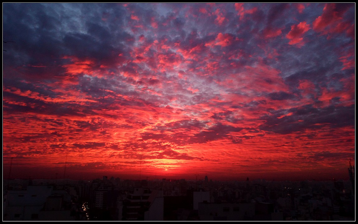 "Termina el dia y llega la noche en la gran ciudad" de Alberto Matteo