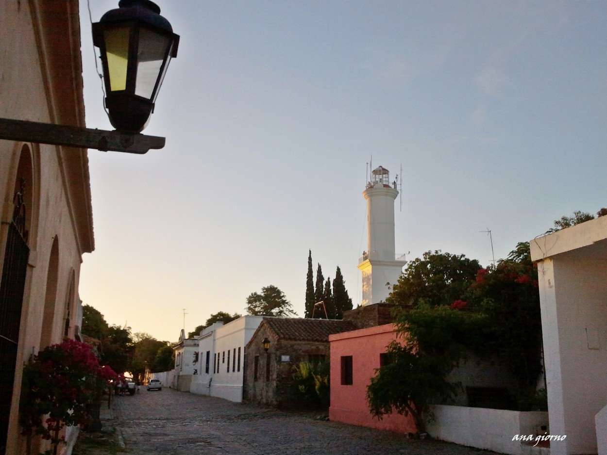 "Atardecer en Colonia," de Ana Giorno