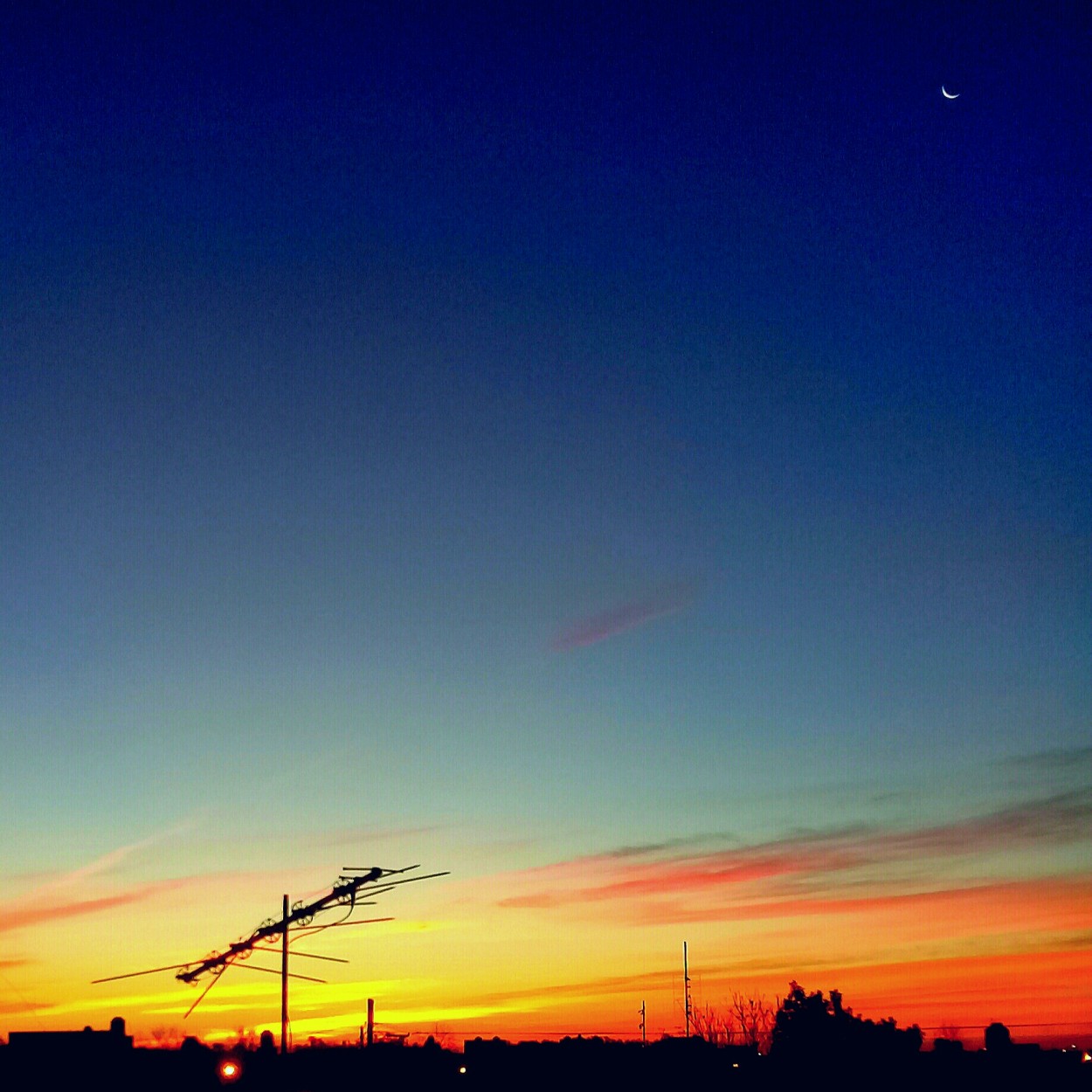 "Siguiendo la luna menguante" de Roberto Guillermo Hagemann