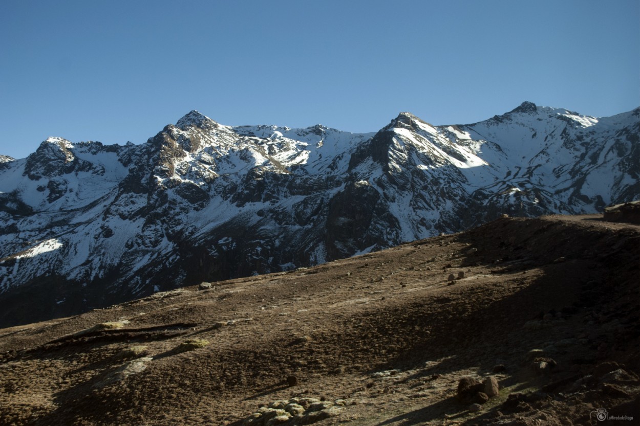 "Serie: Cord. de los Andes #Per - Sombras" de Diego Pacheco