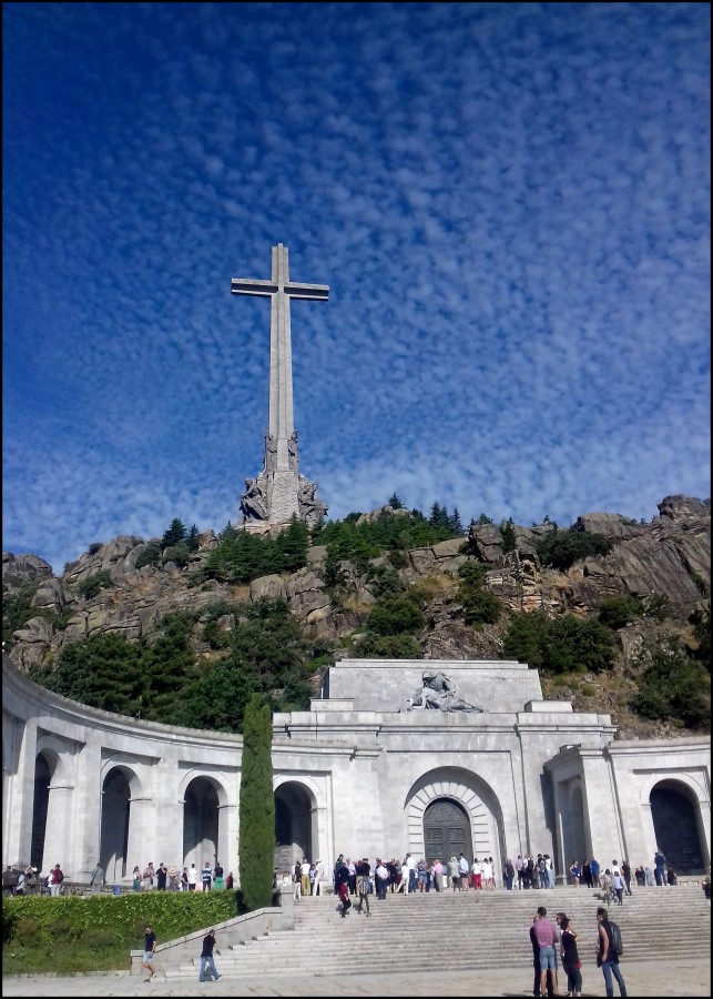 "El Valle De Los Cados." de Javier Prraga