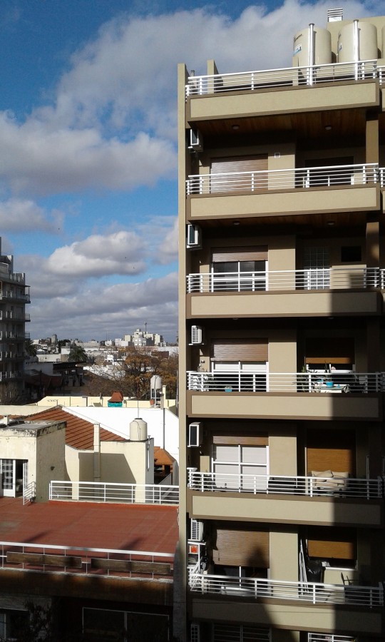 "el cielo cada vez mas lejos" de Valentn Rizzi