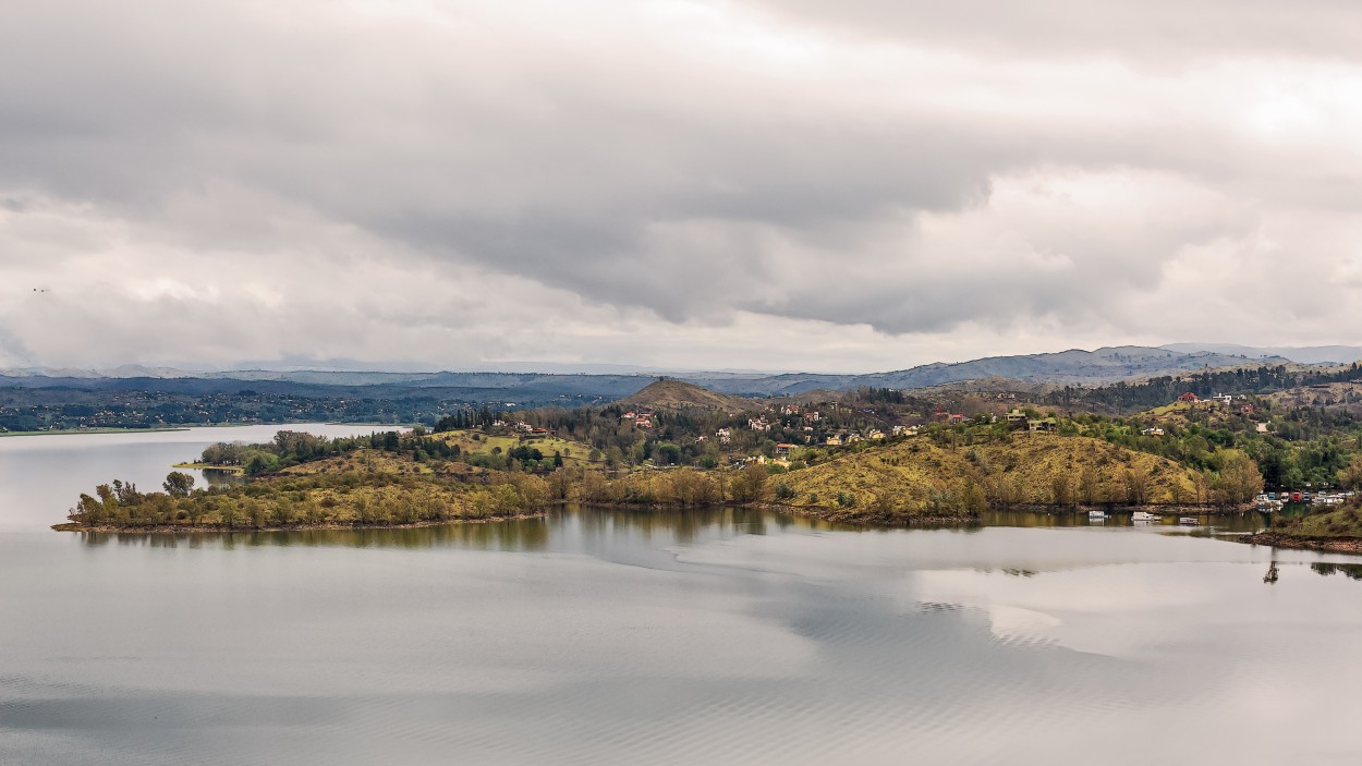 "Lago los Molinos" de Carlos Gianoli