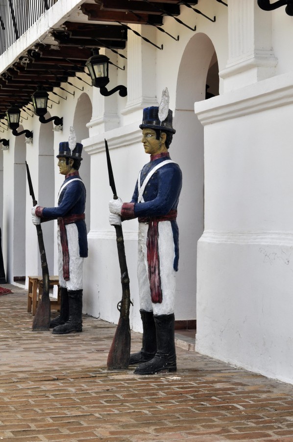 "Guardias en El Cabildo" de Flix Edmundo Reyes