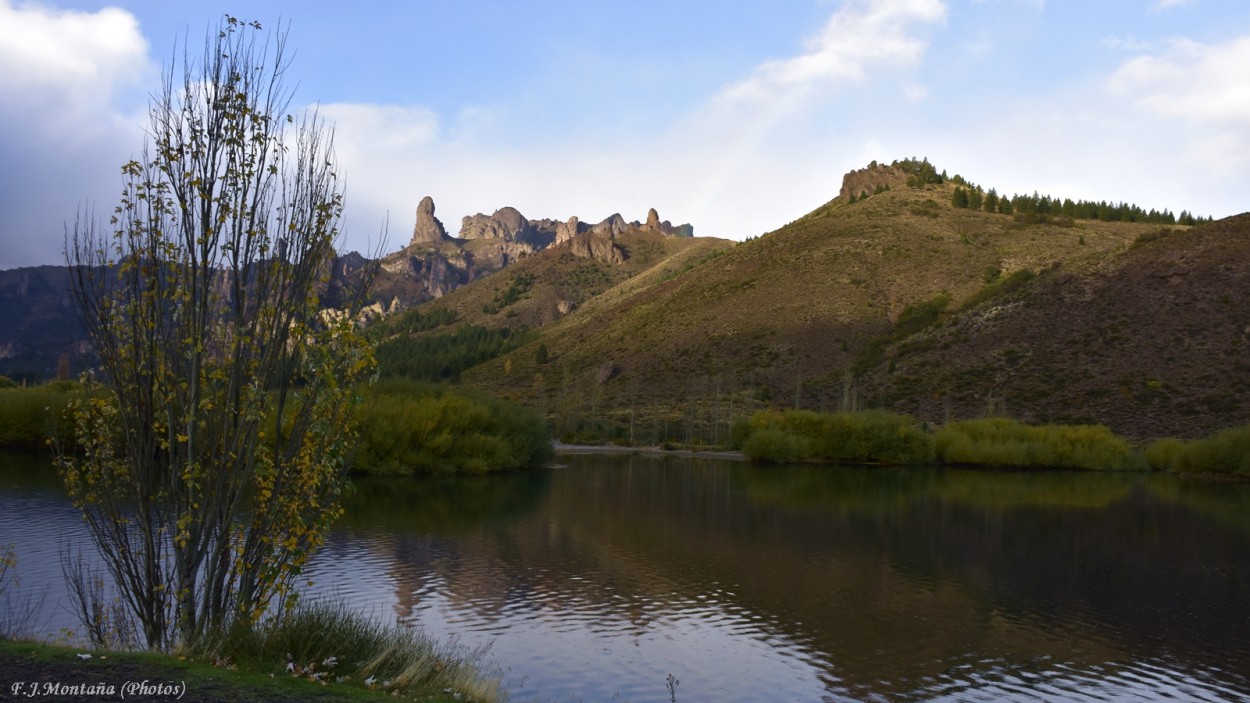 "Atardecer en Ro Limay" de Francisco Jos Montaa