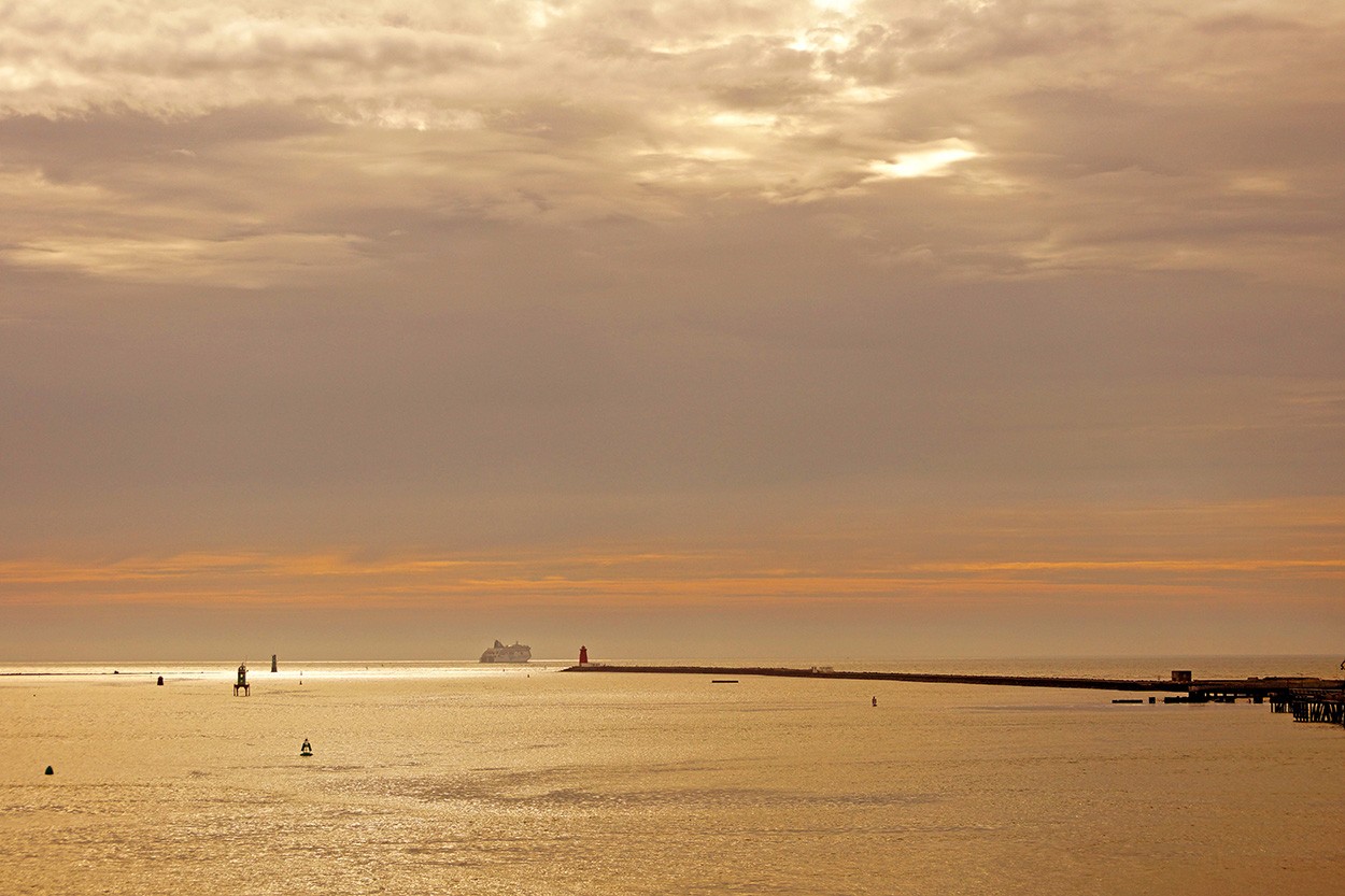 "Salida de puerto" de Gerardo Saint Martn