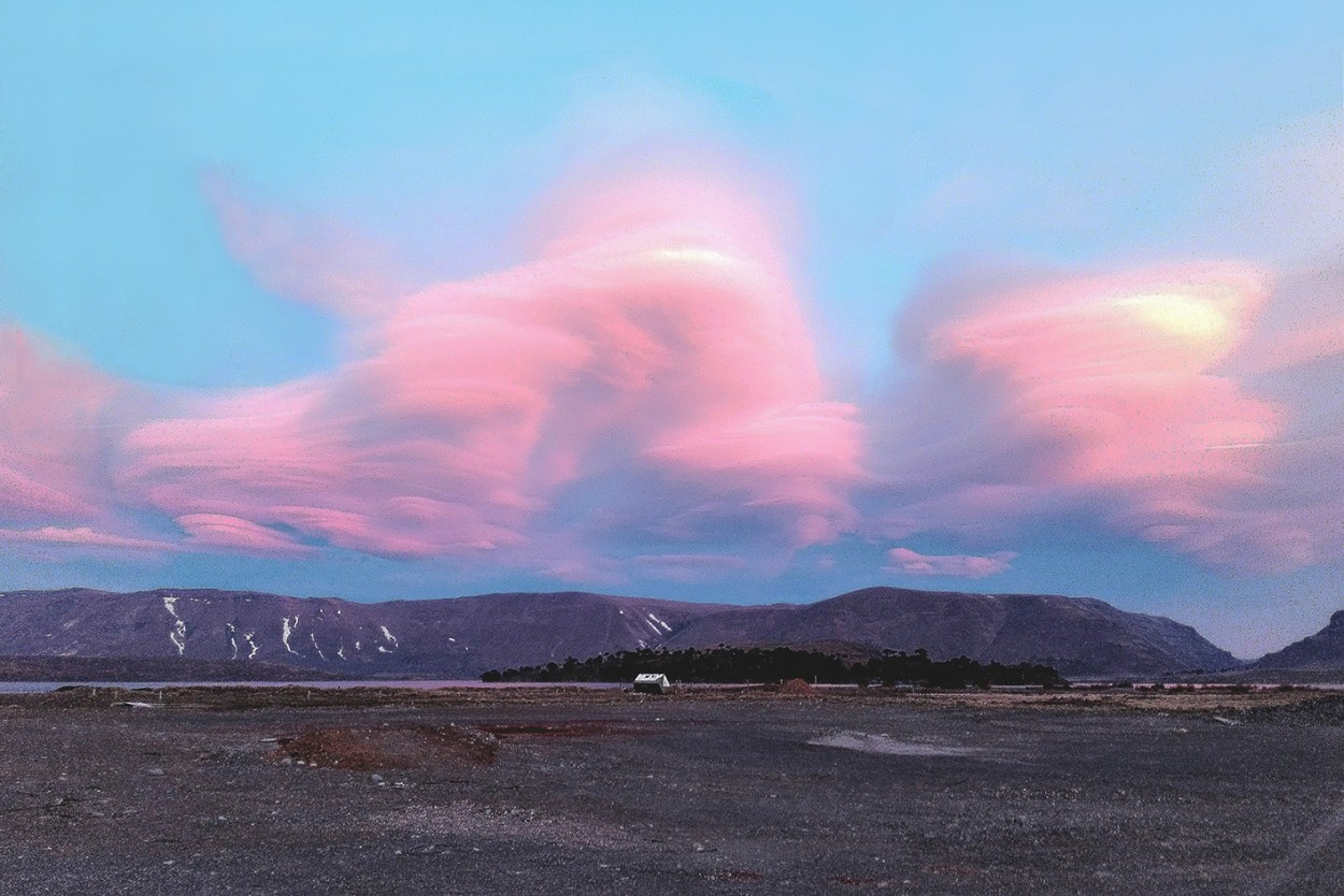 "Nubes lenticulares que anuncian nevada" de Eduardo Jorge Pompei