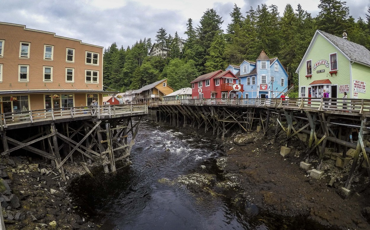 "Creek Street - Ketchikan" de Ricardo Wychlo