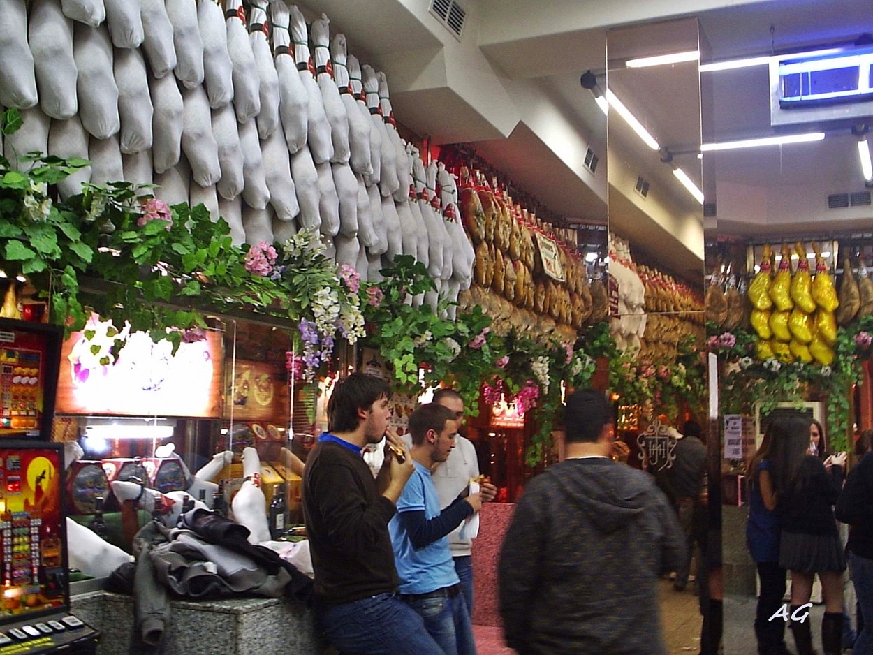 "Museo del Jamon, Madrid" de Ana Giorno