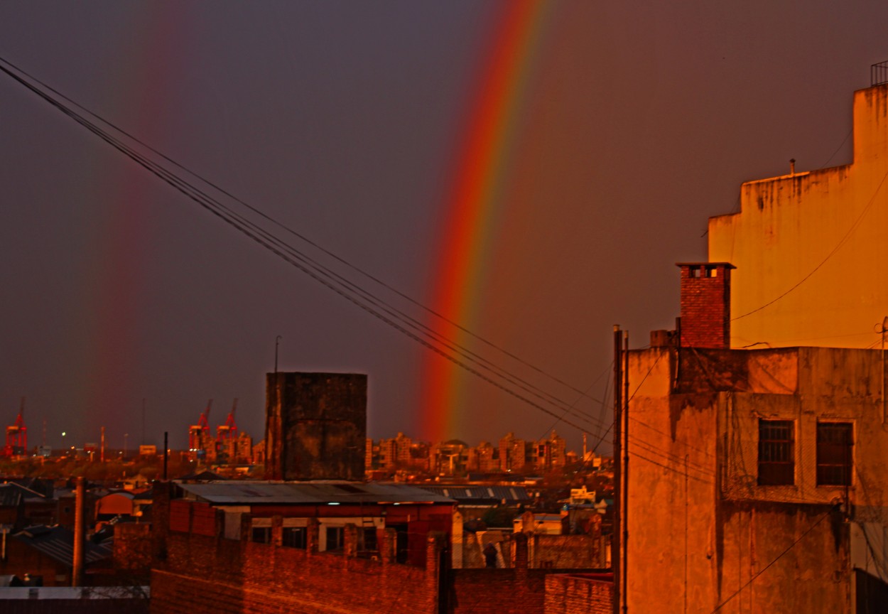 "Ciudad de Avellaneda.30 de agosto de 2018.18:21 pm" de Silvia Emilia Guerra