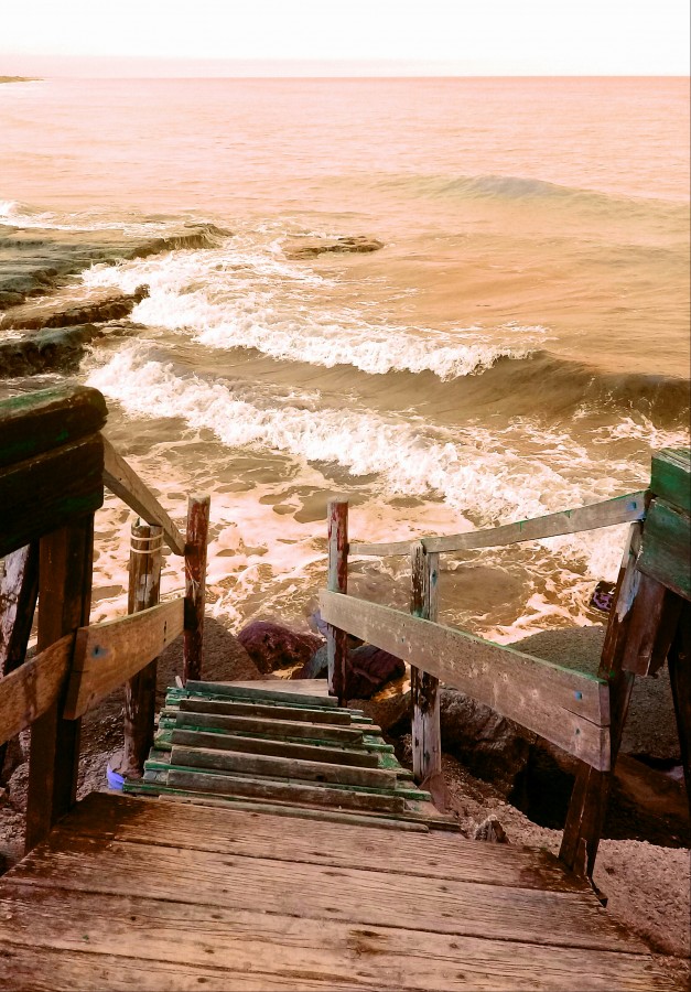 "Una escalera al mar" de Roberto Guillermo Hagemann