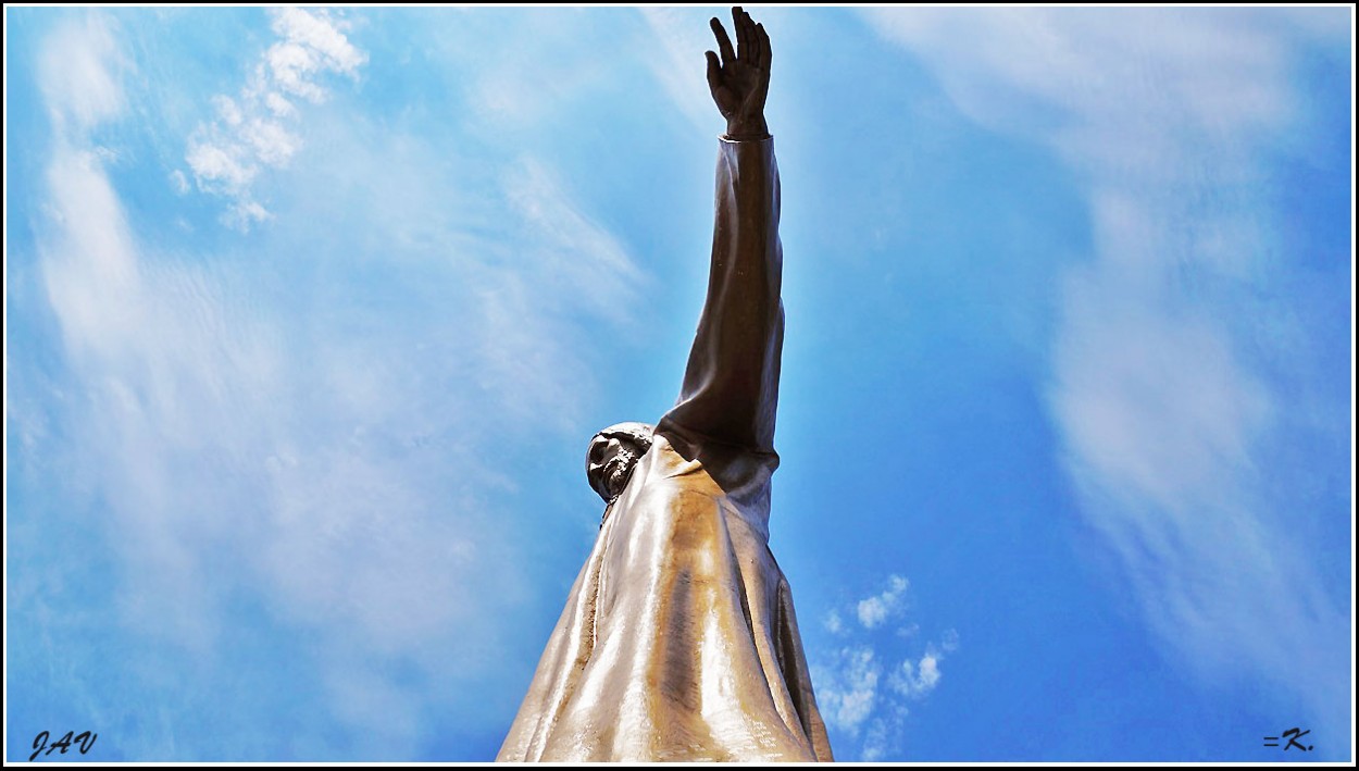 "sagrado corazn del templo expiatorio del tibidabo" de Joan A. Valentin Ruiz