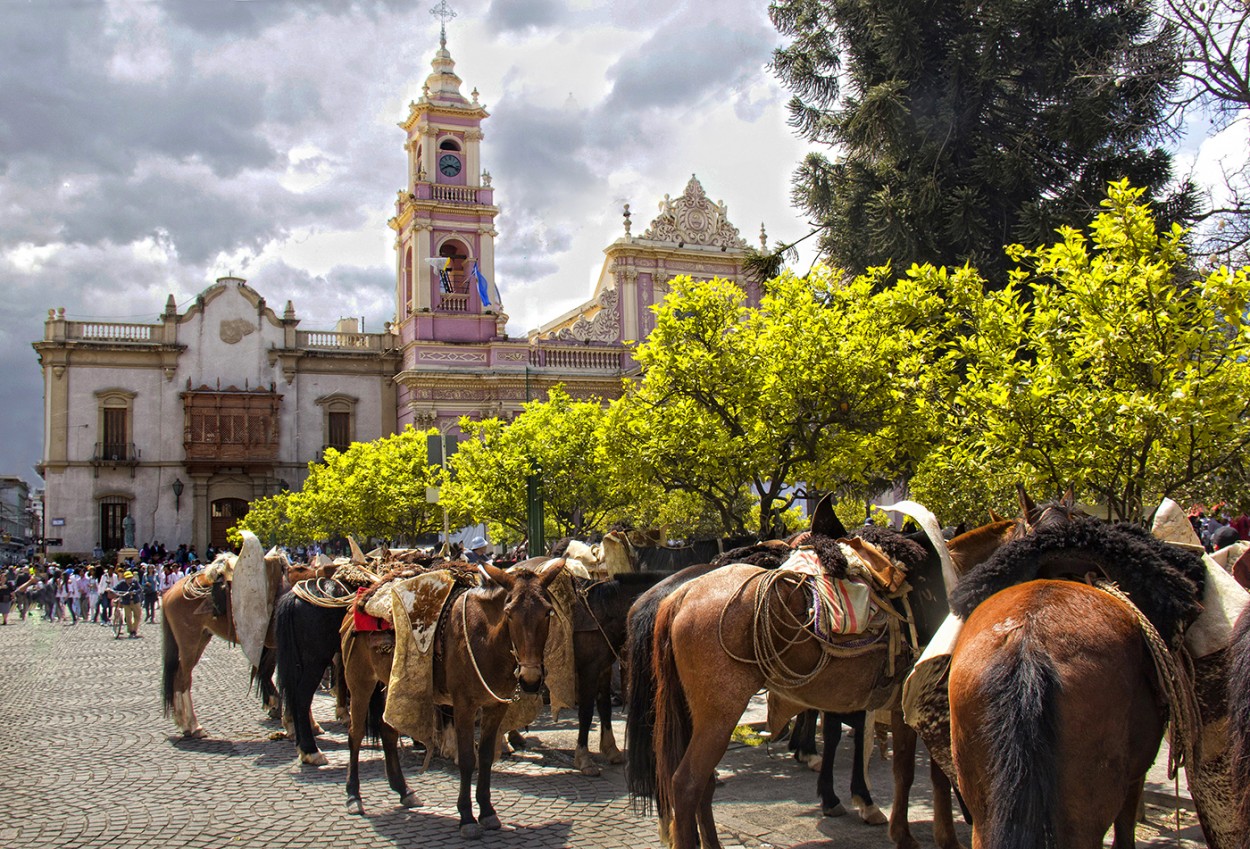 "Fiesta de la Virgen y el Cristo del Milagro, Salta" de Manuel Raul Pantin Rivero