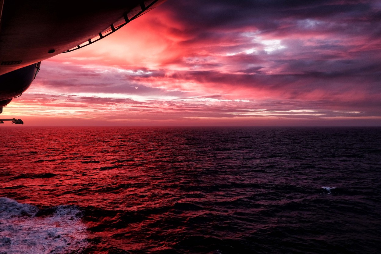 "Atardecer en mar abierto" de Cristina Msoler