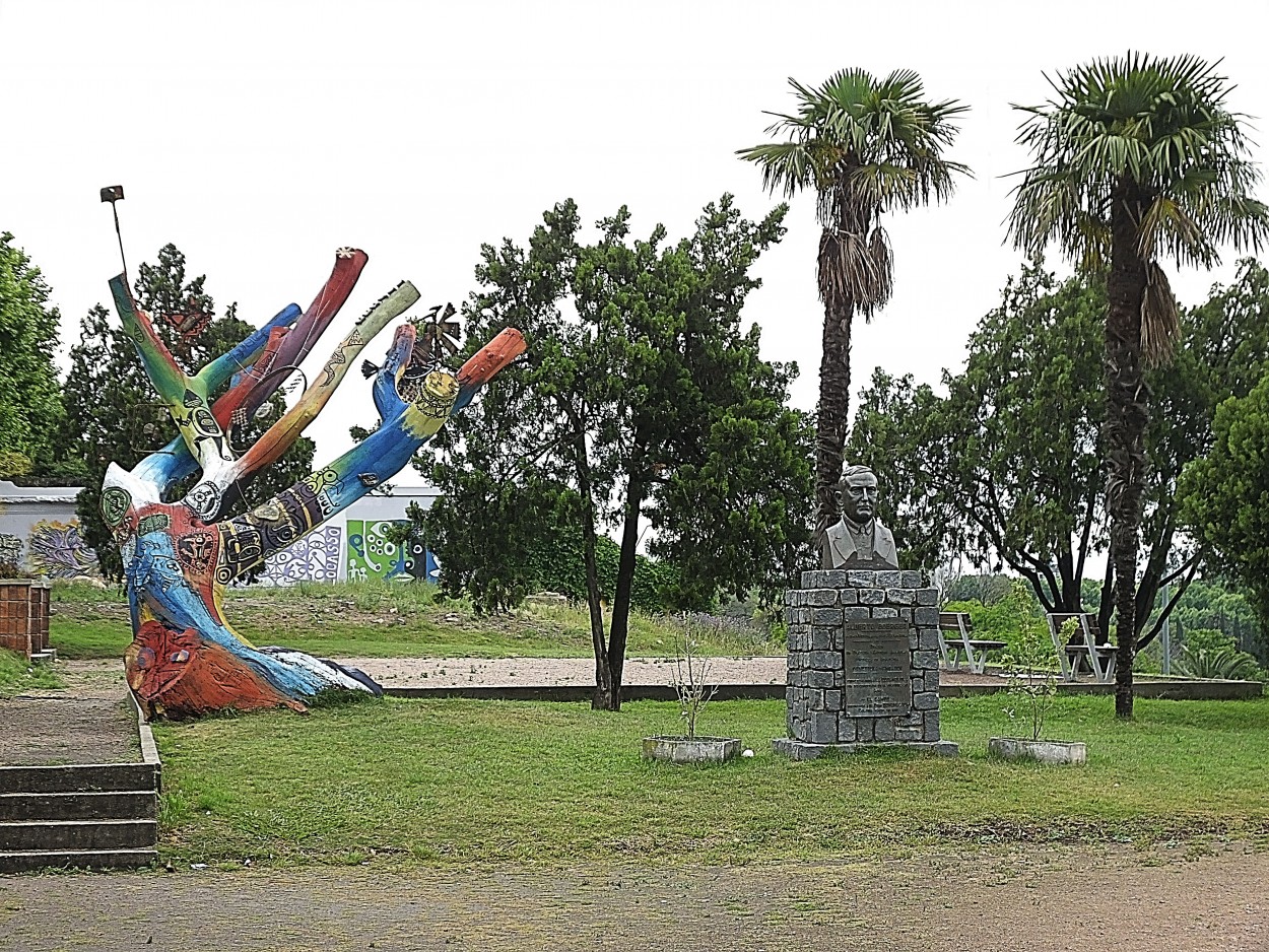 "Plazoleta Alberto Boerger, Colonia, Uruguay" de Juan Fco. Fernndez