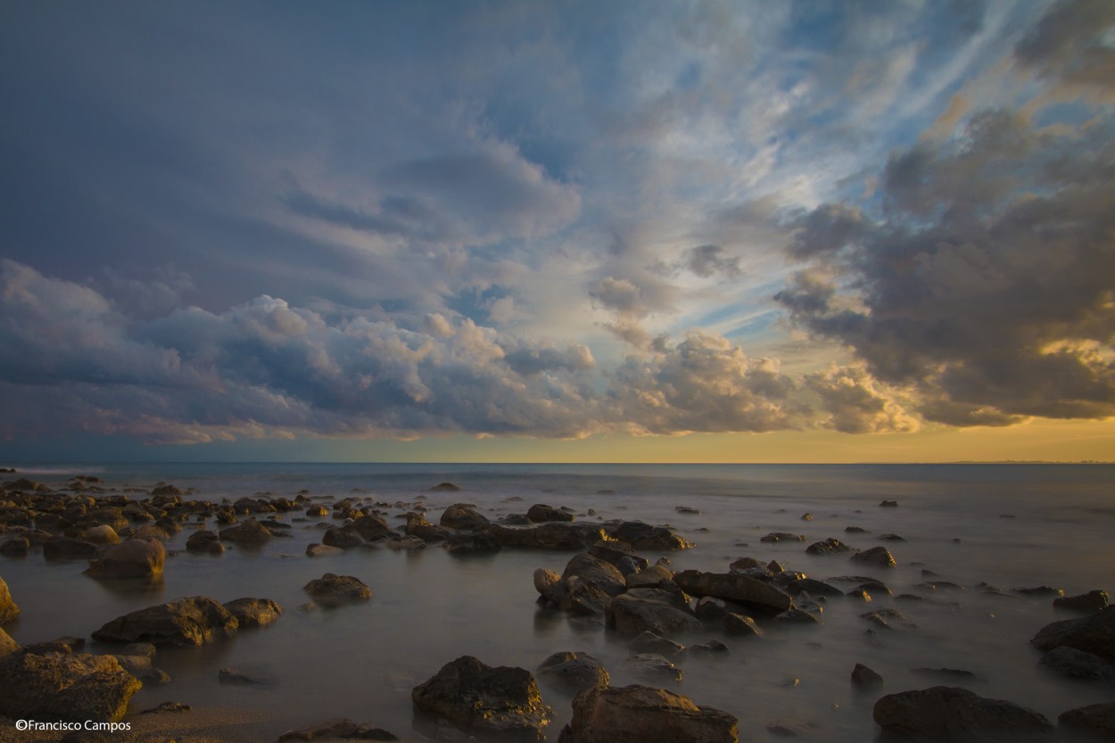 "Cala del Charco ( Villajoyosa )" de Francisco Valentin Campos Perez