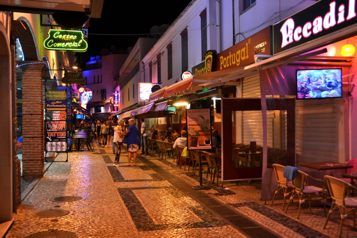 "Paseo nocturno" de Carlos D. Cristina Miguel